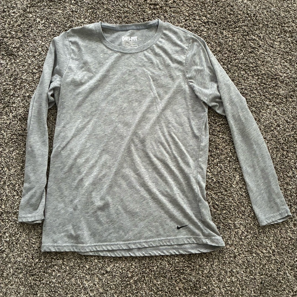 Nike Men's Large Gray Long Sleeve Loose Fit T-Shirt